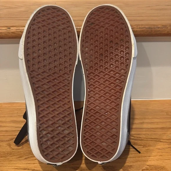 Vans Old Skool Black and Gray  Sneakers Size 9 men 10.5 Women - Picture 4 of 5